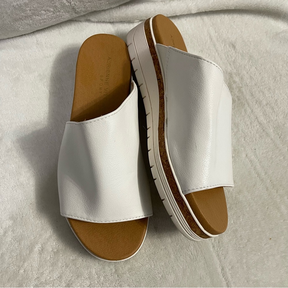 Adrienne Vittadini White Provence Platform Slides Sandals Women Size 7.5 M
